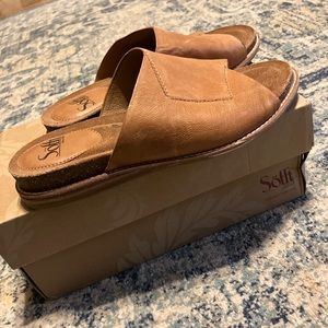 Sofft leather Berry slides size 7.5 women’s brown cognac sandals